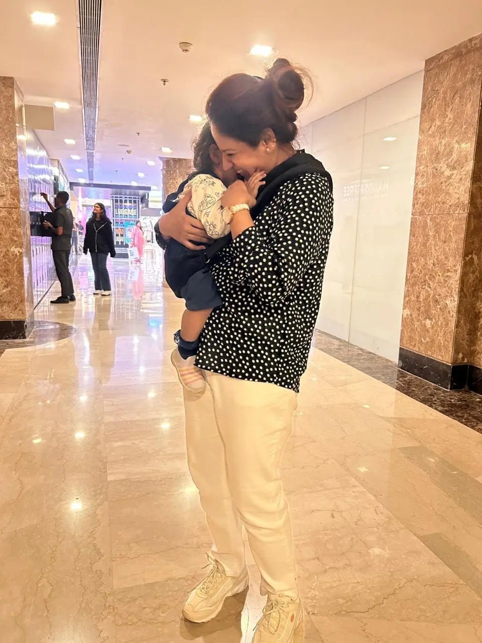 How to Choose the Perfect Baby Carrier or Sling - Snugs