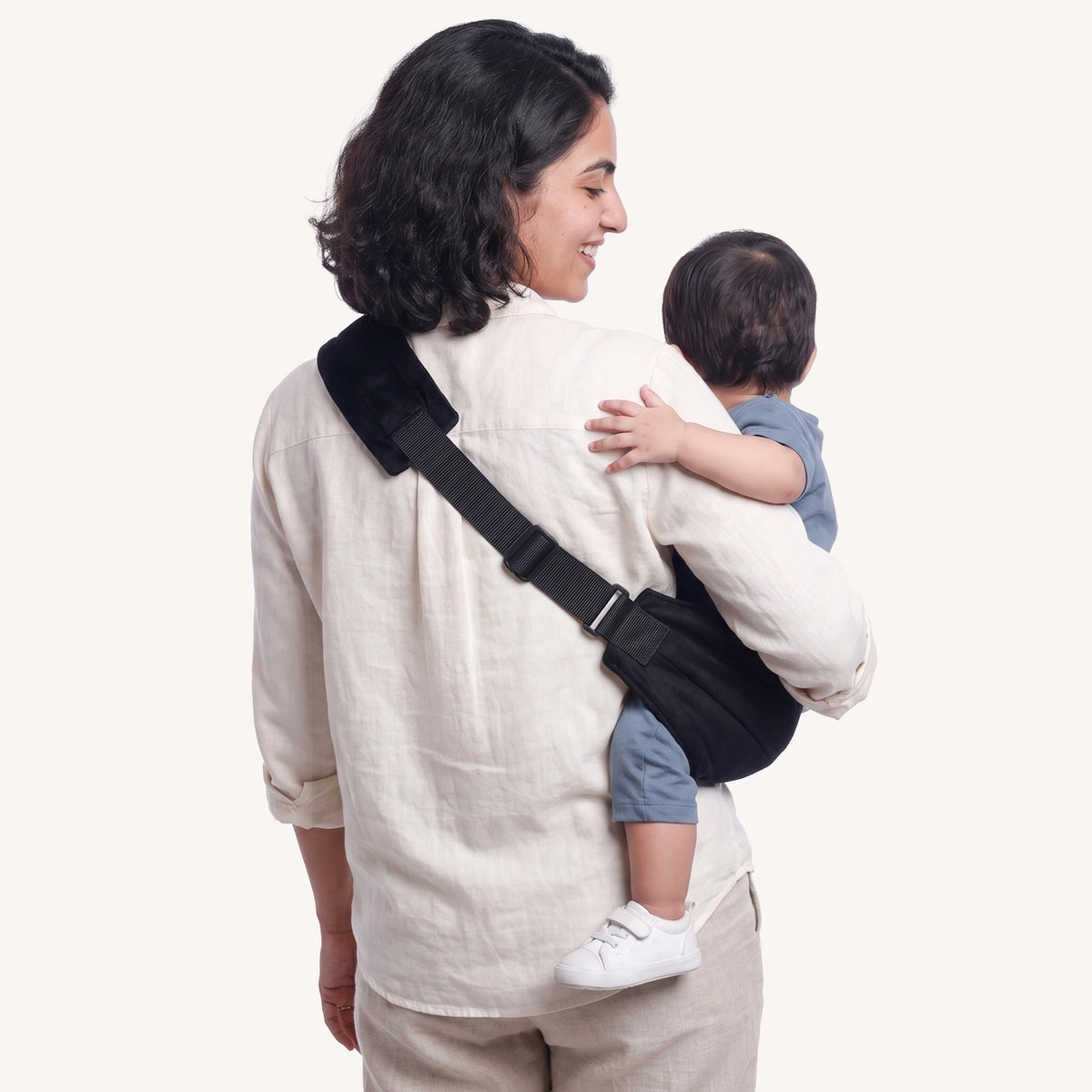 Snugs Sideways Carrier - Jet Black