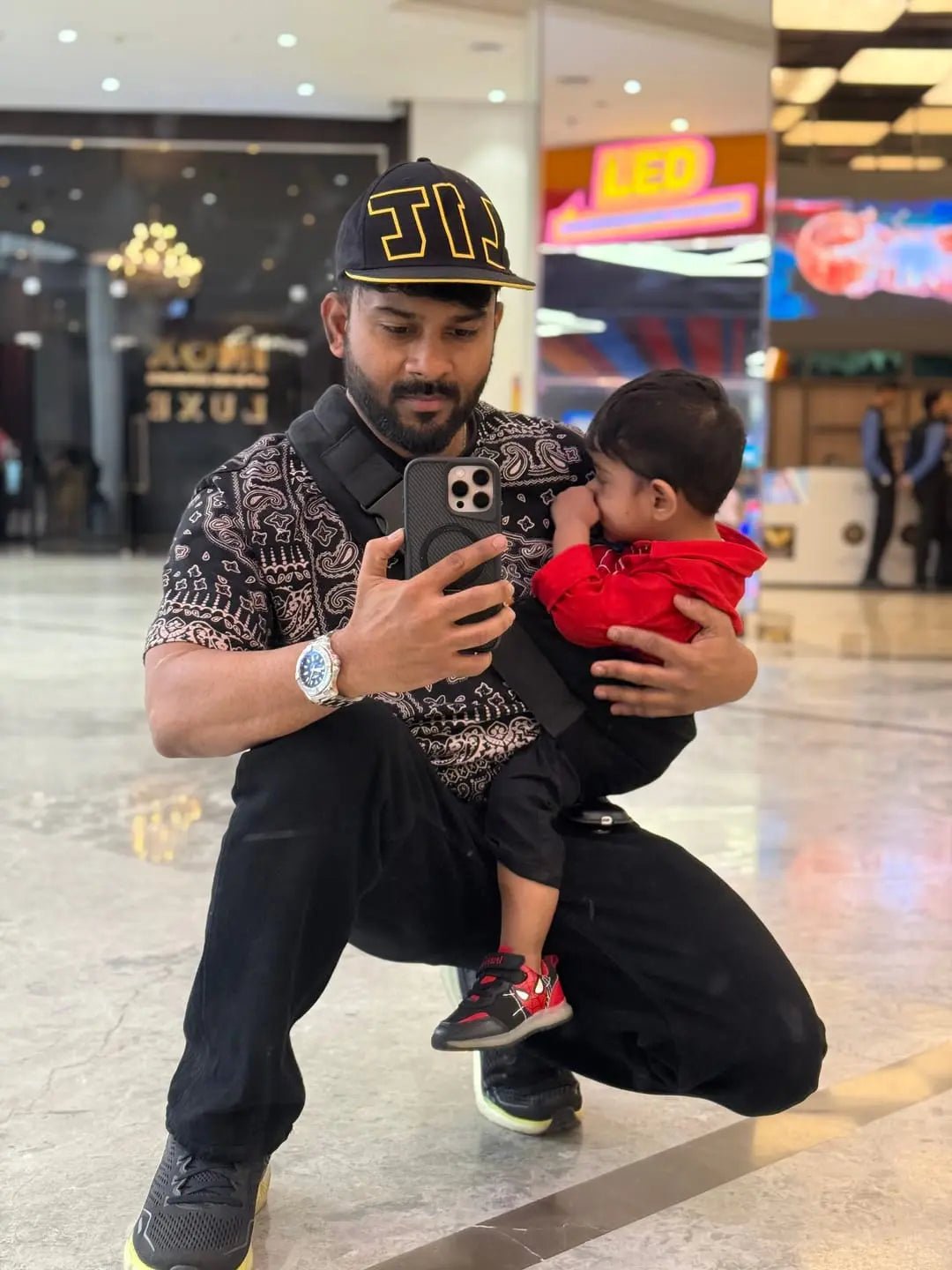 Ergonomics & Safety in Baby Carriers: What Indian Parents Should Know - Snugs