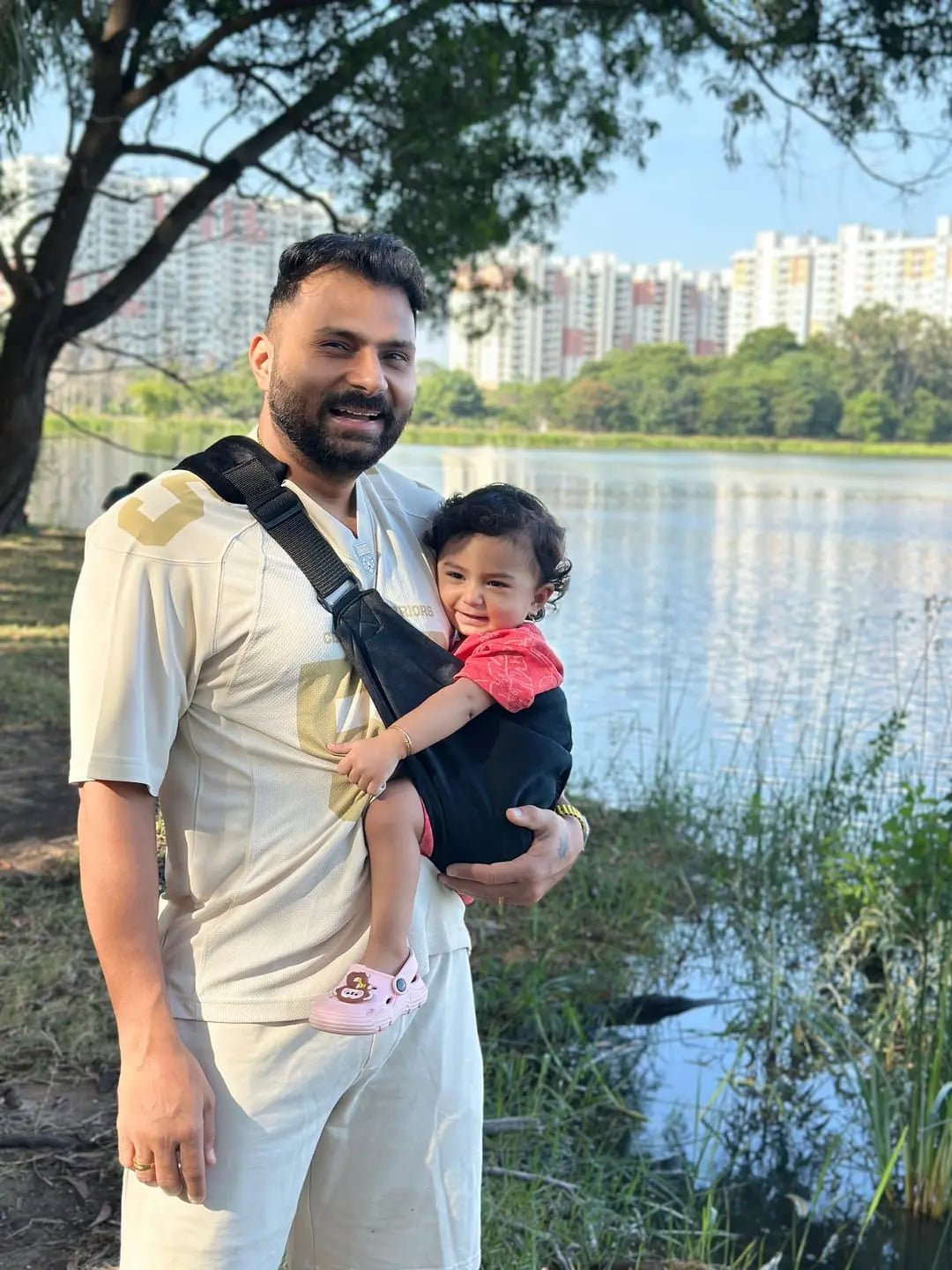 Why a Breathable Baby Sling for Infants Is Perfect for Indian Weather - Snugs